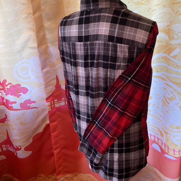 EDDIE BAUER MULTI TONE FLANNEL BUTTON UP TWO FRONT POCKETS LADIES MEDIUM - Picture 3 of 5